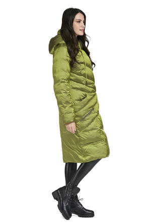 Пальто зимнее с капюшоном от D'imma Fashion цвет салатовый