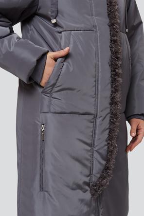 Пальто с капюшоном и мехом Макарена от Димма, цвет серо-фиолетовый, вид 4