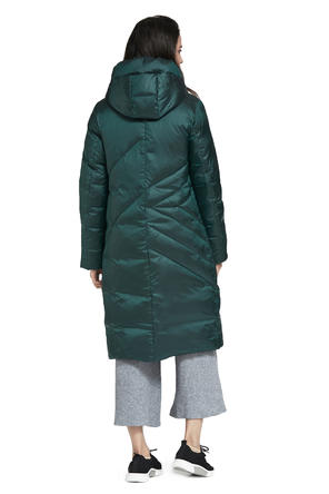 Пальто зимнее с капюшоном от D'imma Fashion цвет зеленый